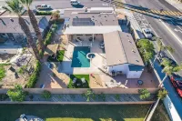 Guesthouse Poolside Suite 700sf 1 BR/2 BA/LR - Private Pools