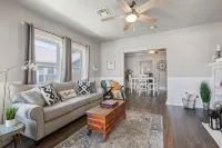 Downtown Gem near Silos, Baylor, Cameron Park... - Homestays