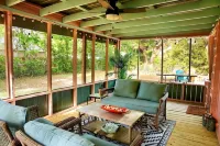 Charming cottage near beach: Fenced Yard, Firepit, Pets OK, King Bed - Sleeps 8 - 3-Star