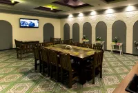 Azhur Hotel - parking