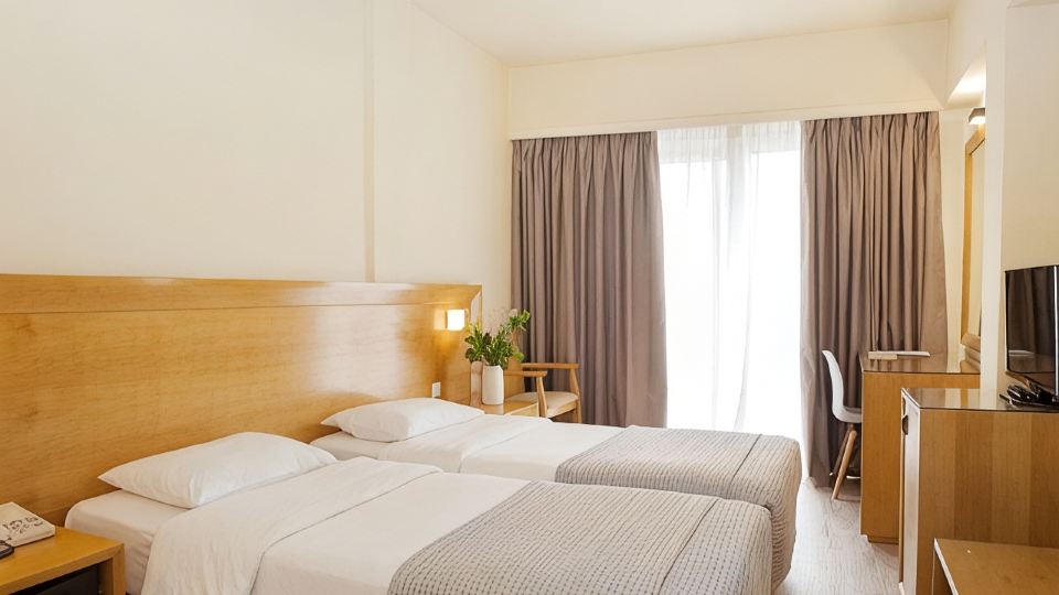 Athinais Hotel