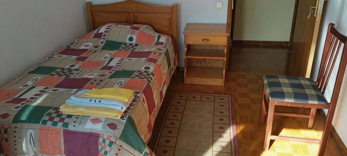 100 m2 apartment in Olhão, central, for rent. Hotéis em Olhão