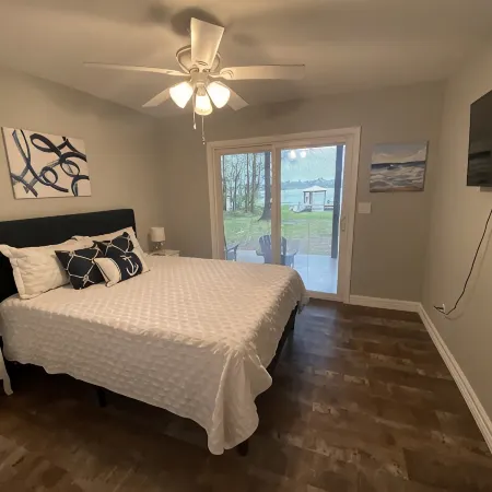 Shore Thing Waterfront Home with private covered boat dock on Toledo Bend