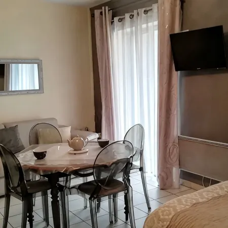Studio Ideal for Curists, 30M2 Terrace, Magnificent View