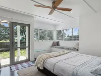 luxury beach flat, MAXIMUM four people, No cleaning fee Hotels in Ohope