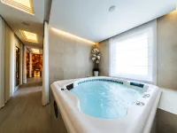إيربورت هوتل أوكيسي Hotels near أورسينوف