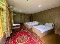 Tourist Cottage Hunza - parking