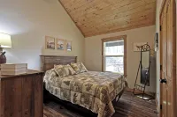 Cozy Cabin. Dog Friendly, Indoor/Outdoor Seasonal Fireplaces,. Firepit, Hot-Tub - シャレー