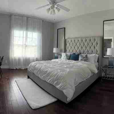 Charming 3-bedroom townhome near Downtown and Lakefront Lake Charles Rooms