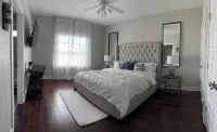 Charming 3-bedroom townhome near Downtown and Lakefront Lake Charles - 4-Star