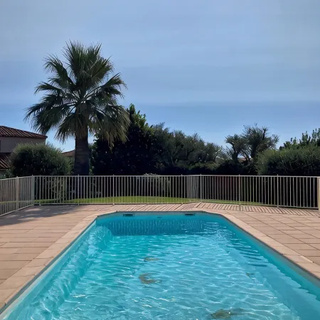 Terrace, pool, air conditioning, sea view, near beach, sleeps 4, Antibes
