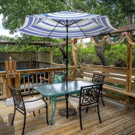 Equinox Inn at Canyon Lake