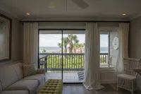 Beachfront condo as featured on HGTV! - 4-Star