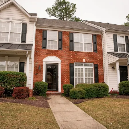 Charming 3-bedroom townhome with WiFi in delightful Richmond