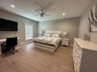 6-bedroom vacation home just a 5-minute walk to Lake Michigan - Wifi
