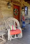 Hill Country Log Cabin Close to Wimberley & Dripping Springs Shopping and Dining