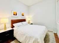 Beautiful Downtown 3BR with Free Parking - Apartments