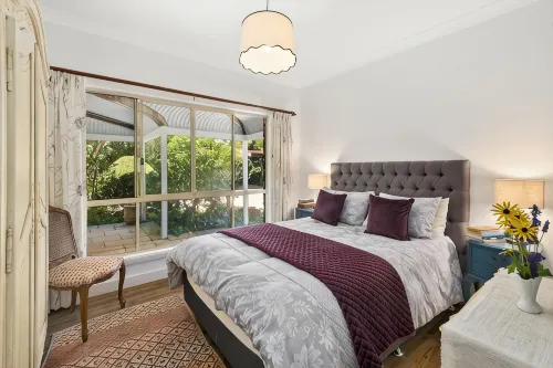 European-Inspired Country Home Walking Distance to Bundanoon Village - Wifi