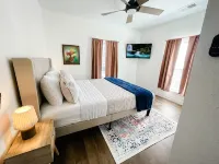 Beautiful Boho Bungalow - New Renovation - 4-Star