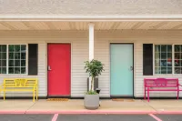 The Sierra Motel