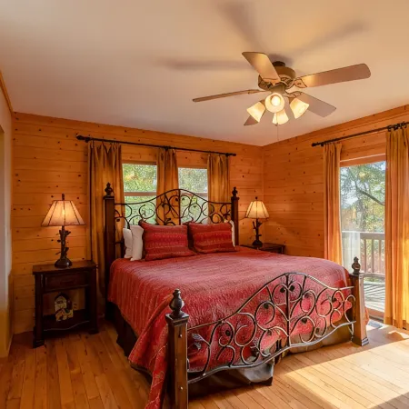 HAWKS RIDGE HIDEAWAY- Luxury Cabin & Great Get-Away! Amaazing view!