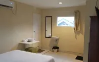 Bintaro Homestay Syariah - Guest houses