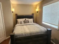 Charming 2-bedroom house with WiFi, AC in cool Escanaba Hotels in Escanaba