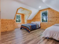 Hygge Lodge is a gorgeous lakefront gathering place for year round family fun. - Wifi