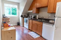 Cozy 2 Bedroom 1 Bath Apartment - 2-Star