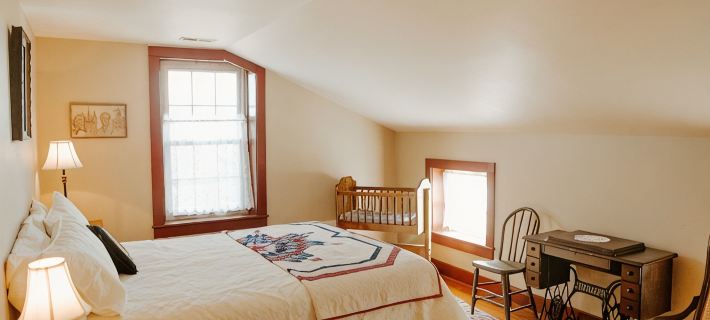 Experience Beautiful Pioneer Home In Nauvoo! Hotels in Hancock County