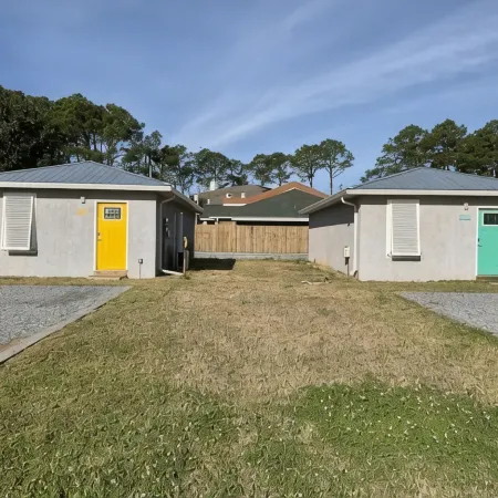 Aqua Diver is a darling 1 BR house on the East end of Panama City Beach, Florida