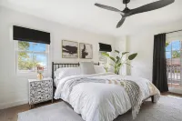 Walk to Shops & Lake/Hiking, EV Charger, Fire Pit! - 4 stjerner