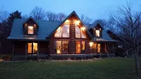 Lodge on Pine Ridge, with private 50 acres - Homestays