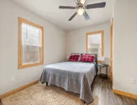 Cute Custer Cottage - Walk to restaurants and shopping -  Privatzimmer