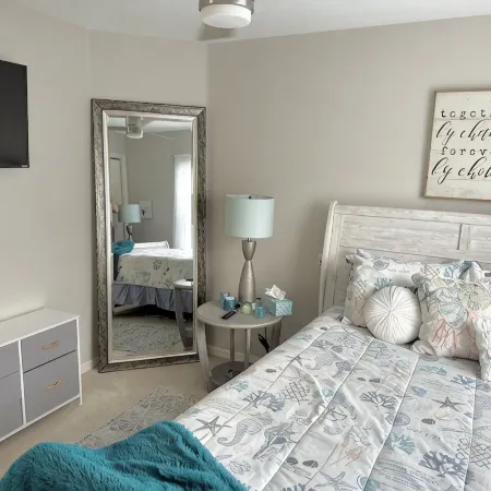 Village of Mallory, Close to Sumter Landing Sq. 3BD, 2Bath with Gas Golf Cart.