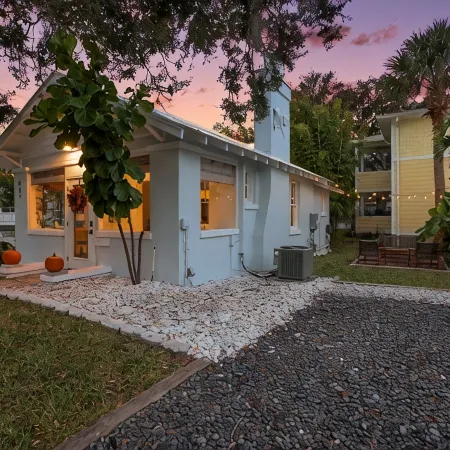 The Ashford - 2min walk to DT Mt Dora - 5 Star luxury!