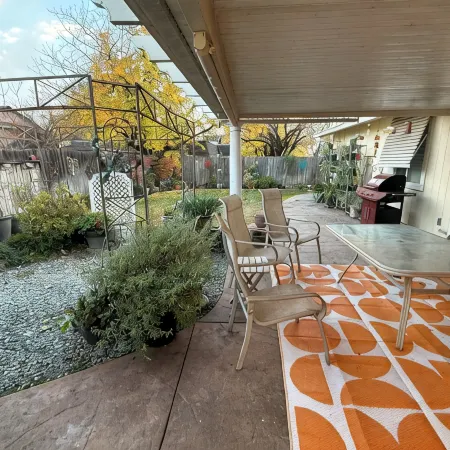 Cozy 4bd Home w/ 3 King Beds + EV Charger + Trailer Parking
