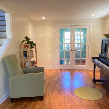 Charming, light-filled SE Eugene 2-story house