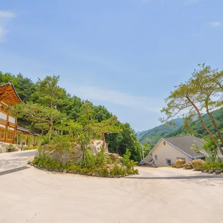 Gurye Deokyeongru Pension