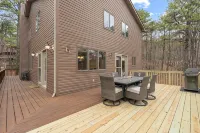 Hidden Haven - Kids friendly home, Great Location, Extended Deck, Outdoor Dining - Chalets