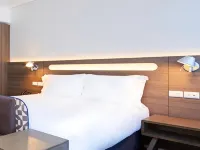 Holiday Inn Express SYDNEY MACQUARIE PARK by IHG - parking