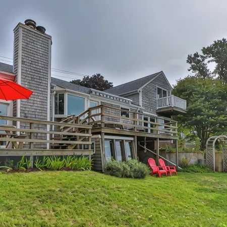 Waterfront, No Pet Fee, Fenced Yard, Close to Town and Beach