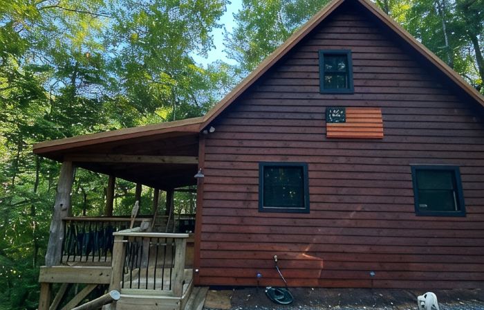 “Up The Creek” Cabin
