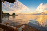 Kick Back and Relax at This  Cozy Lake Front Retreat! - 3-Star