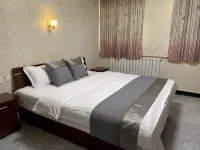 Baita Chaoyang Inn (Qunying Road No.1) - Parkplatz