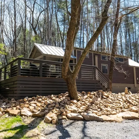 Creekside Tiny house in fantastic Monteagle! Quick hike to waterfall!