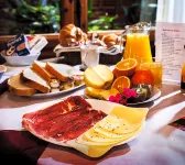 Hotel Santa Isabel - Cheap