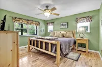 Renovated/ 1mile to Dollywood/ 250ft parrot mt/ theater/wifi/8mile Gatlinburg - 4つ星