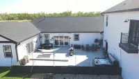 ♥︎Romantic Retreat♥︎Boutique Apt/Hot tub/Fire Pit - Wifi
