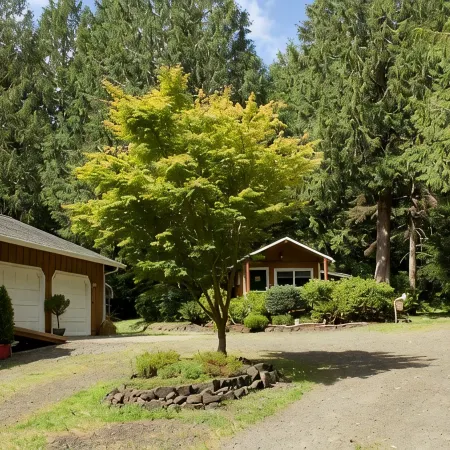 Cozy Forest Escape • Private Hot Tub • Trails & Gnome Walk • Near Beach